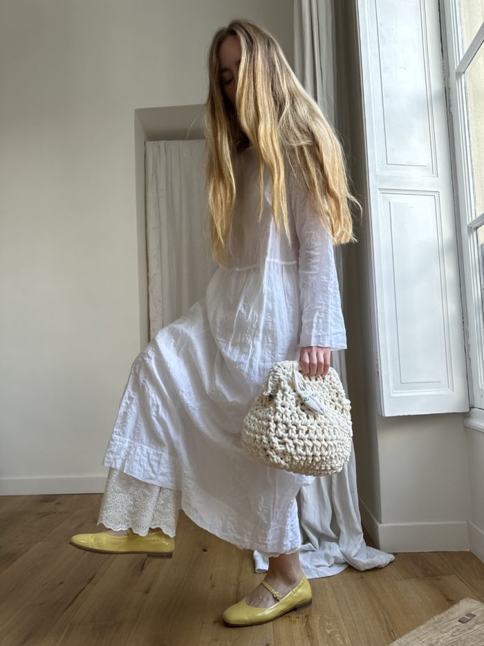 Pochette en coton écru crochetée main